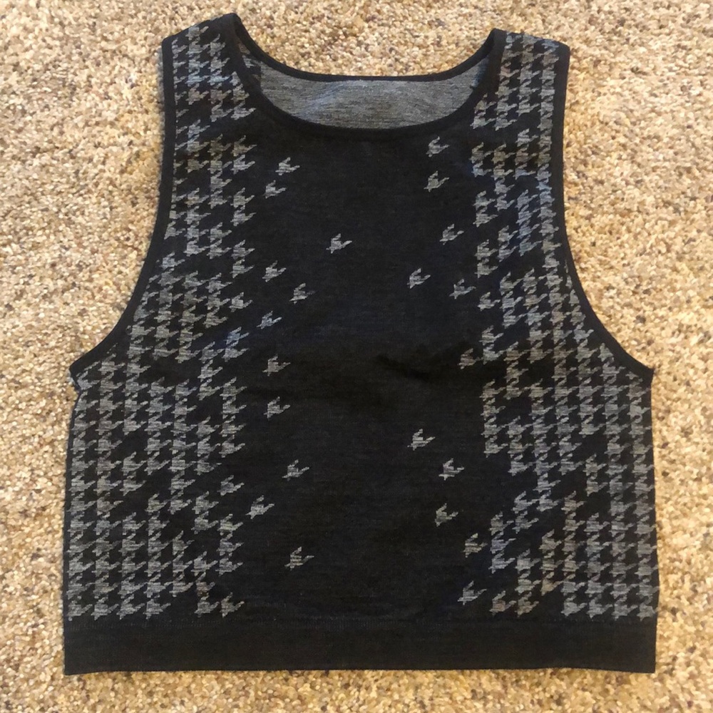 Brand New Fabletics crop top sweat wicking